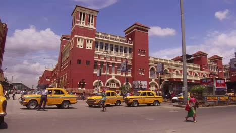 La-Estación-De-Tren-De-Howrah-Es-Una-De-Las-Estaciones-De-Tren-Más-Antiguas-De-La-India