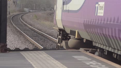 Train-leaves-the-railway-station