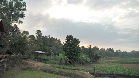 Wunderschöne-Landschaft-In-Der-Provinz-Pua