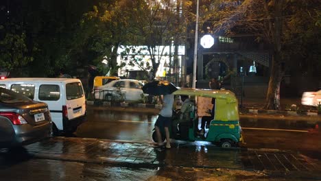 Caminos-De-Bangalore-En-La-Noche-Durante-El-Monzón