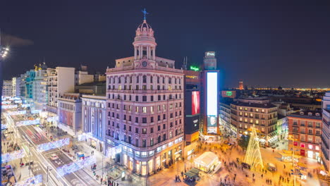 Nachtzeitraffer-Des-Callao-Platzes-In-Madrid-Bei-Nacht-Während-Der-Weihnachtszeit