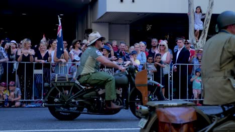 Anzac-day,-anzac-parade-brisbane,-2018