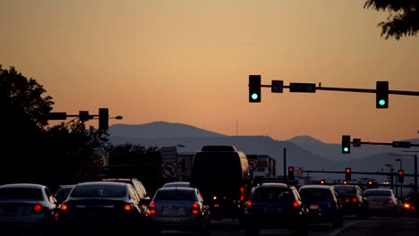 Cars-passing-through-an-intersection