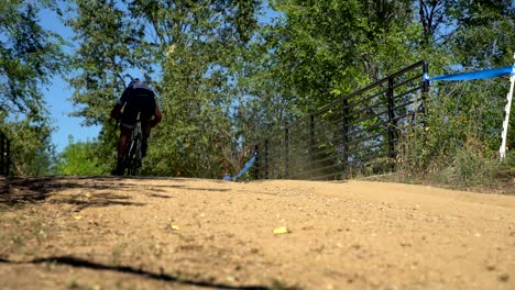 Bike-racers-going-through-a-trail-during-a-bike-race-in-Boulder,-Colorado