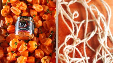 Habanero-natural-organic-jar-in-apple-box-rope