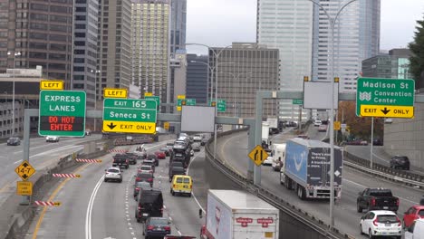 Verkehr-In-Der-Innenstadt-Von-Seattle-Auf-Dem-Interstate-Highway5-In-Richtung-Norden