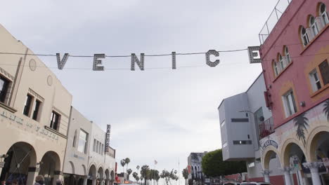 El-Letrero-De-Venice-Beach-En-Los-Ángeles,-California.