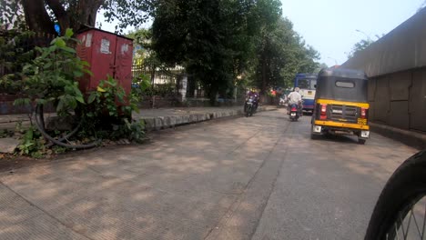 Thane-Puente-Mumbai-India-Tráfico-Conducir-Rike-Bicicleta-Gopro-Disparo-ángulo-Bajo