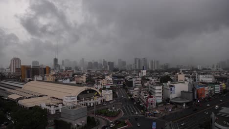 Hua-Lamphong-Railway-Station-in-Bangkok-on-an-overcast-rainy-day