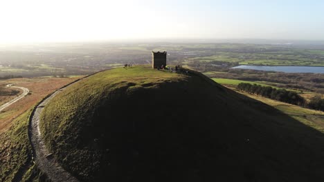 Historischer-Rivington-Hillside-Tower-Lancashire-Reservoir-Landschaft-Luftorbit,-Rechte-Ansicht