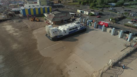 Hovercraft-Docked-At-The-Terminal-On-The-Shore-In-Southsea,-Portsmouth,-UK