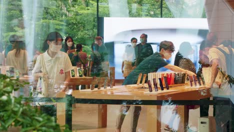 Apple-Store-at-Central-World-in-Bangkok