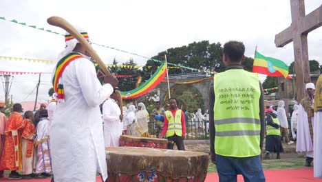 Dos-Tambores-&quot;kebero&quot;-Se-Tocan-Tres-Veces-Durante-La-Celebración