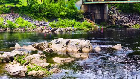 Fishermen-on-the-Androscoggin-river-in-Topsham,-Maine