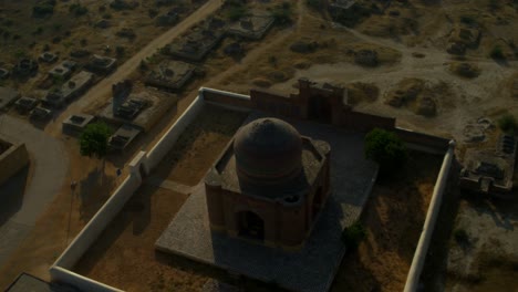 Aerial-Flying-Over-Dome-Of-Tomb-Of-Dewan-Shurfa-Khan-On-Makli-Hill-In-Pakistan