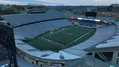 Wvu-Estadio-De-Fútbol-De-Los-Montañeros-De-La-Universidad-De-Virginia-Occidental