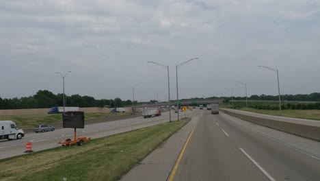 Conduciendo-Cerca-De-Glenwood-Illinois-80-Y-294