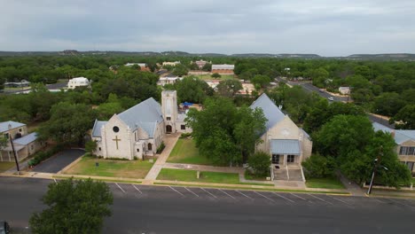 Imágenes-Aéreas-De-La-Famosa-Ciudad-Alemana-De-Fredericksburg-En-Texas