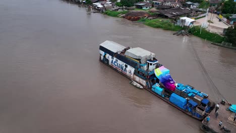 Frachtschiff-Auf-Dem-Amazonas.-Amazonien.-Südamerika