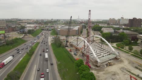 Puente-De-La-Segunda-Avenida,-Primer-&quot;puente-De-Arco-Atado-De-Red&quot;-En-Michigan-Para-La-Universidad-Estatal-De-Wayne