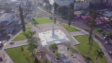 El-Monumento-Del-Divino-Salvador-Del-Mundo-En-El-Corazon-De-La-Ciudad-De-San-Salvador,-El-Salvador