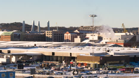 Blick-Auf-Das-Ahlsell-Verteillager-Im-Industriegebiet-In-Göteborg,-Schweden-An-Einem-Sonnigen-Morgen