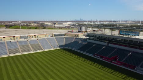 Volando-Lejos-Del-Estadio-De-Fútbol-Seatgeek-En-Chicago,-Il