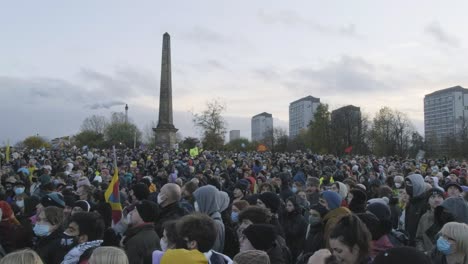 Más-De-250000-Personas-Marchan-En-Protesta-Desde-El-Parque-Kelvingrove-Hasta-Glasgow-Green-Durante-La-Cop26