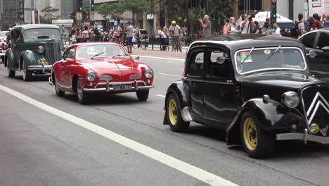 Parade-Von-Raritäten-Und-Oldtimern-In-Der-Paulista-Avenue-In-Sao-Paulo,-Brasilien