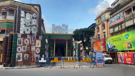 Lapso-De-Tiempo-De-Durga-Puja-Pandal-Vista-Desde-El-Exterior