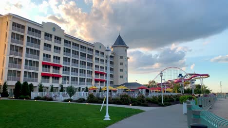 Hotel-Breakers-En-Cedar-Point-Beach-En-Sandusky-Ohio,-Ee.uu.