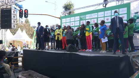 El-Escenario-Del-Evento-Maratón-Está-Lleno-De-Las-Mujeres-Más-Influyentes-En-Etiopía-Y-Personajes-Muy-Famosos