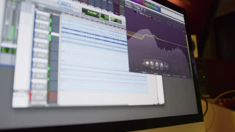 Amsterdam-Music-Studio-Protools-Schnittstelle-Auf-Dem-Computer-4K-Zeitlupe-Rote-Kamera