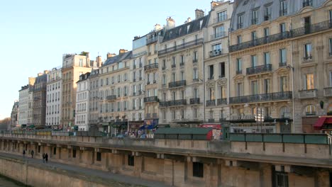 Latin-Quarter-Shopping-Street-At-5th-Arrondissement-In-Paris,-France