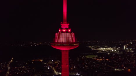 Antena:-Primer-Plano-De-La-Torre-De-Televisión-En-La-Noche-Del-Restablecimiento-Del-Estado-De-Lituania