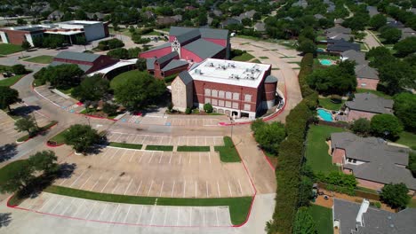 Aerial-footage-of-Trietsch-Memorial-United-Methodist-Church-in-Flowermound-Texas-located-at-6101-Morriss-Rd,-Flower-Mound,-TX-75028