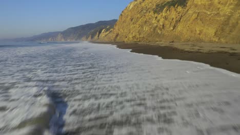 Drohnenaufnahme-Der-Alamere-Falls-In-Point-Reyes,-Kalifornien