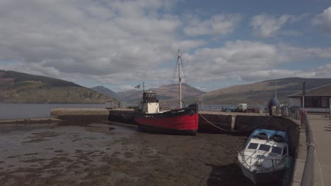 Ein-Altes-Dampfschiff-Im-Inveraray-Pier