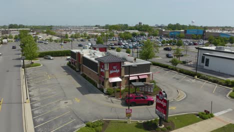 Cadena-De-Restaurantes-De-Comida-Rápida-Wendy&#39;s---Toma-Aérea-De-Establecimiento