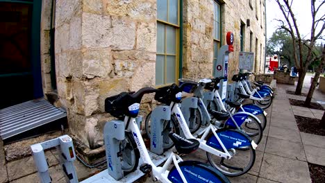 Ein-Weiteres-Fortbewegungsmittel-In-Der-Innenstadt-Von-San-Antonio-Ist-Das-Fahrrad