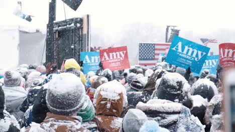 Die-Demokratische-Senatorin-Amy-Klobuchar-Kündigt-Ihre-Präsidentschaftskandidatur-An