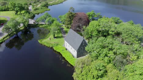 Gougane-Barra-Es-Uno-De-Los-Lugares-Más-Especiales-En-El-Oeste-De-Cork-Irlanda