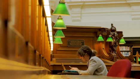 Biblioteca-Estatal-Victoria-Julio,-2019-Biblioteca-De-Melbourne