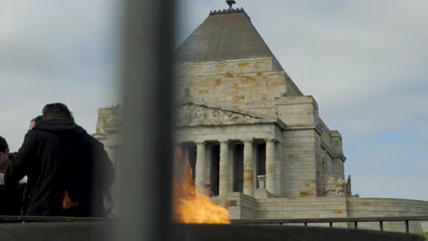 Santuario-Del-Recuerdo,-Día-De-Anzac-De-Melbourne,-Desfile-De-Anzac