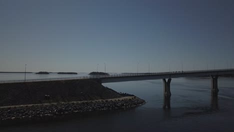 Man-jogging-along-a-bridge