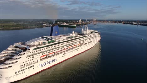 Large-cruise-ship-enters-Southampton-at-Sunrise