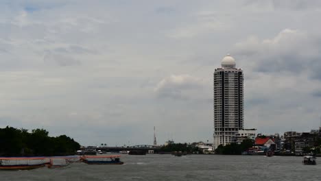 Chaophraya-River-is-filled-with-history-and-culture