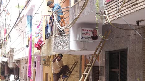 Instalación-De-Cámaras-CCTV-En-Barrios-De-Nueva-Delhi,-India