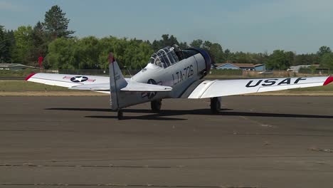 Avión-T6-Lta-726-Rodadura-En-Pista