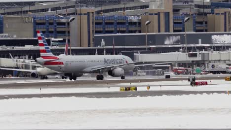 Actividad-En-La-Pista-Del-Aeropuerto-Internacional-De-Minneapolis-saint-Paul